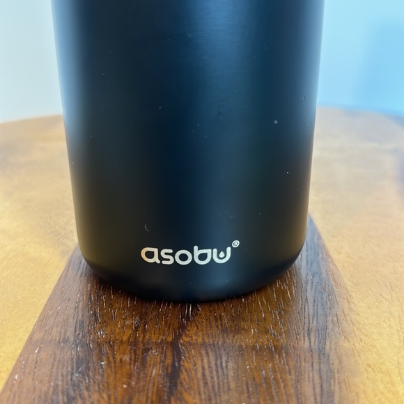 Asobu Black Frosty Beer Cooler keeps your beer chilled for hours! - Picture 4 of 17